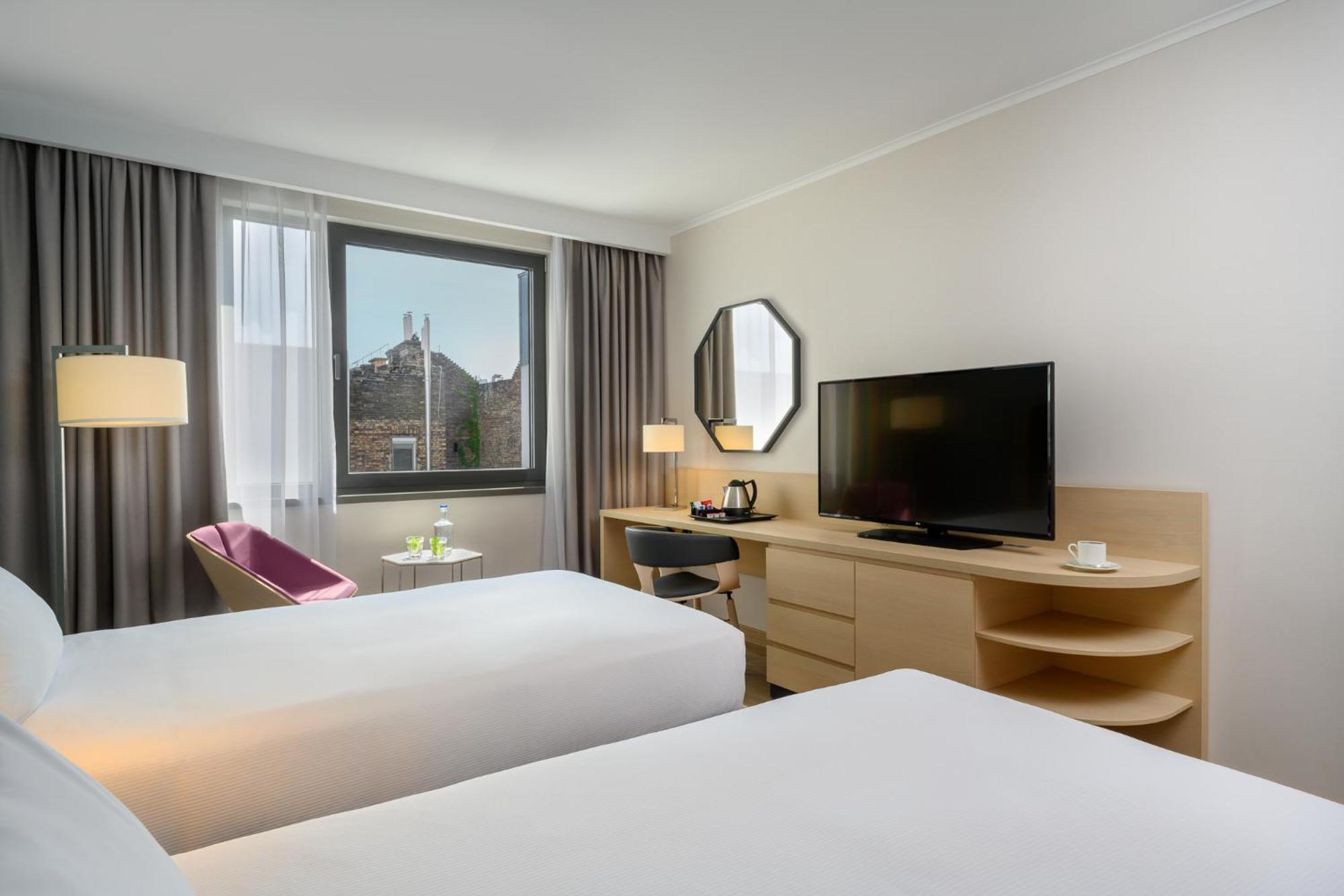 Hilton Garden Inn Budapest City Centre Exterior foto